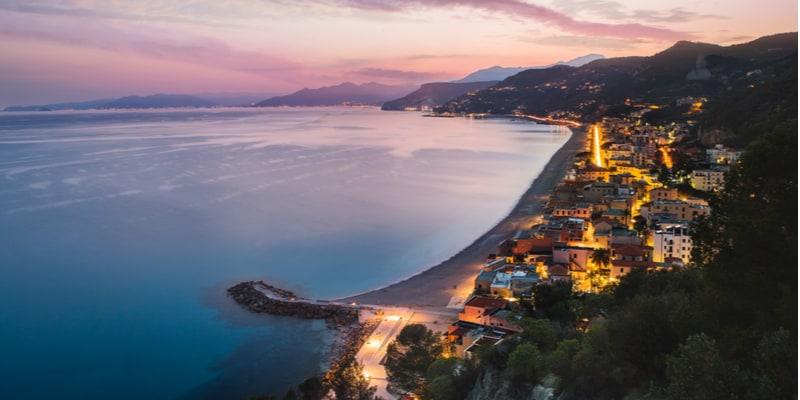 Der Strand von Varigotti: Fotos und Karte - The Wom Travel